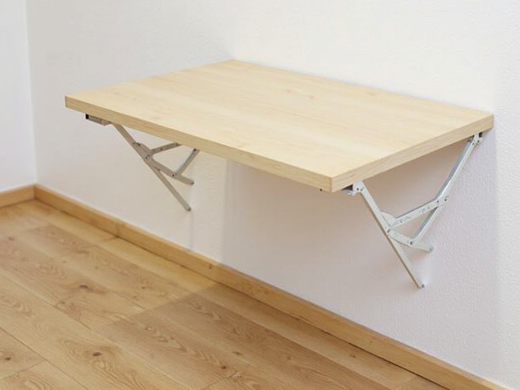Space-saving foldable table